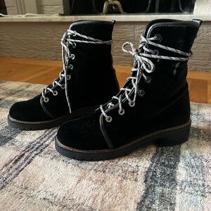 Stuart Weitzman Metermaid boots
